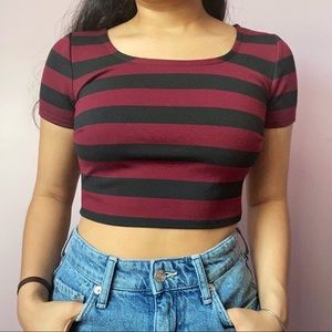 Short Sleeve Cropped Tee (Black / Burgundy)